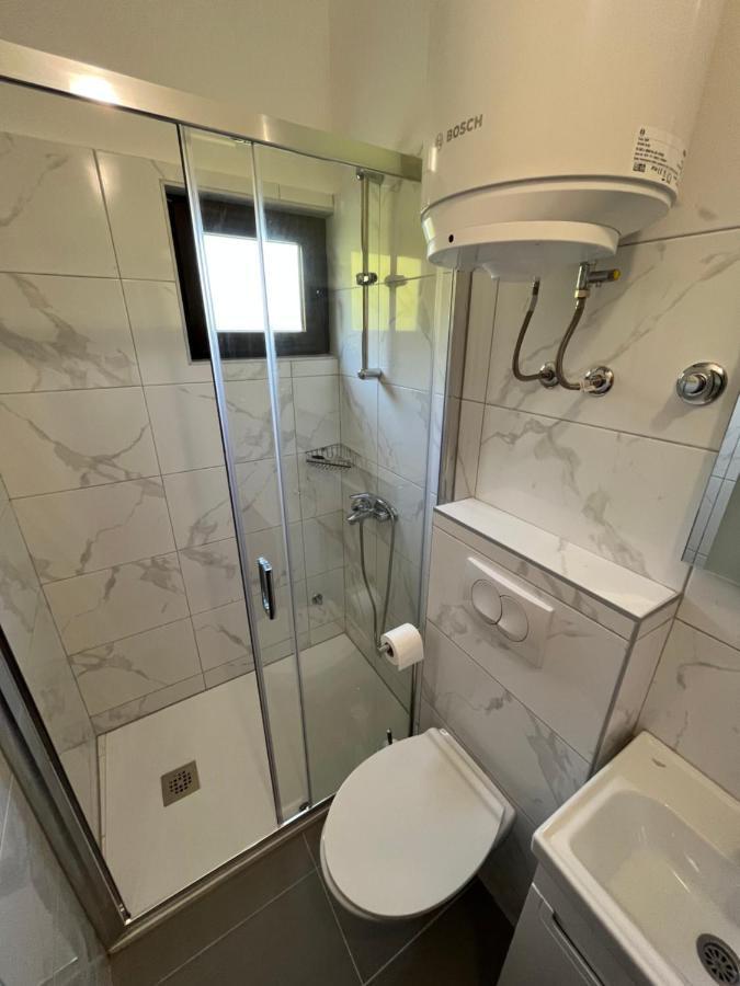 Apartmani Sekana Starigrad Paklenica Bagian luar foto