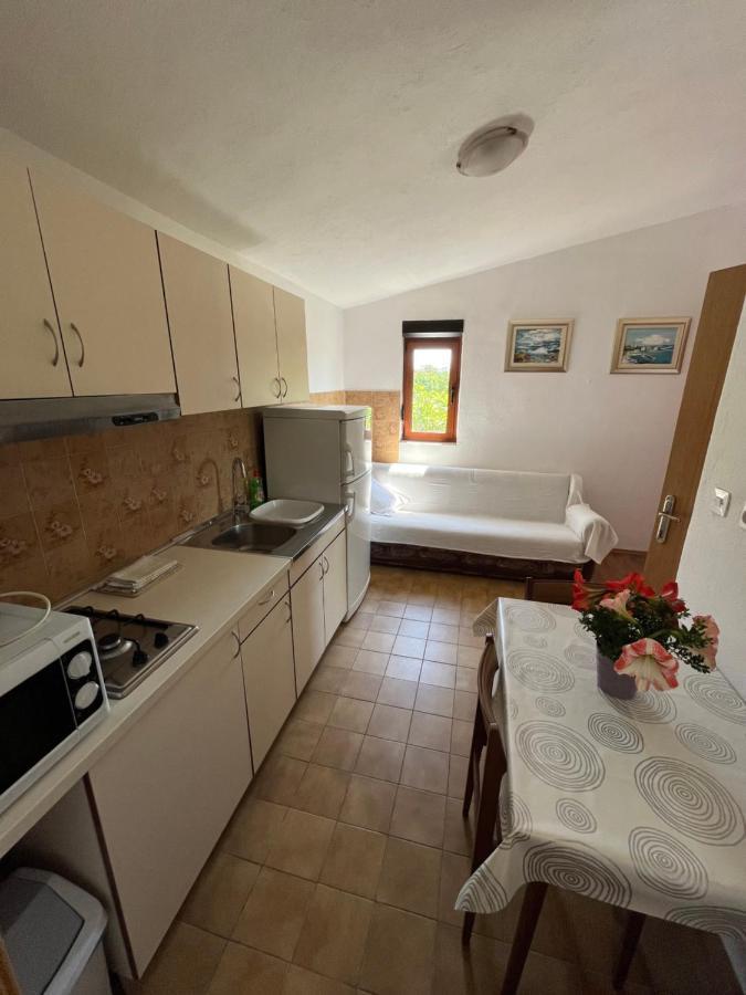 Apartmani Sekana Starigrad Paklenica Bagian luar foto